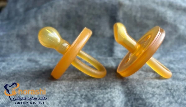 تفاوت پستانک ارتودنسی و معمولی