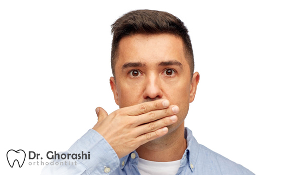 بوی نامطبوع دهان به دلیل بیماری های درمان نشده دهان